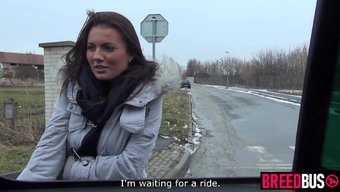 Güzel Komşu Kız Vanessa Decker, Luke Hotrod Ve Mea Melone Ile Sıcak Bir Üçlüde.