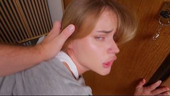 Karıma Ilaç Teslimatı Bitti, Komşuya Yakın Çekim Pov'Da Içini Boşalttım.
