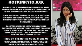 Bu Hotkinkyjo Videosunda Karın Kasları Ve At Yarrağıyla Derin Anal Oyun