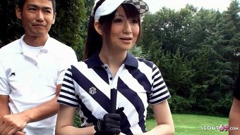 Japon Öğrenci Öğretmen Ve Arkadaşlarından Oral Zevk Alıyor