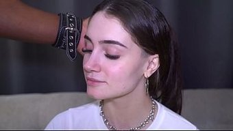 Jartiyerli Latin Hatun, Ilk Bbc Üçlüsünde Oral Seksin Tadını Çıkarıyor.