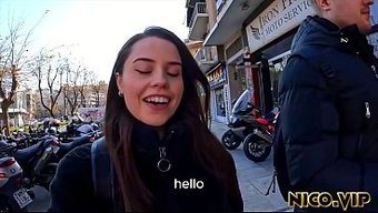 Iç Çamaşırlı Tatlı Hatun, Atina'Ya Gidip Analda Sağlam Bir Sikiş Yaşıyor.