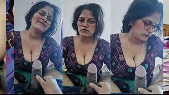 Sert Doggystyle, Desi Kızın Kalçalarını Sallıyor.